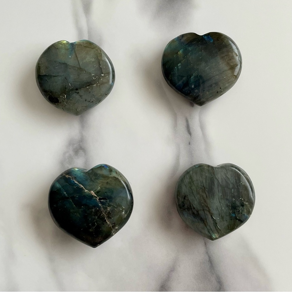 Mini Labradorite Heart - Picture 2 of 9